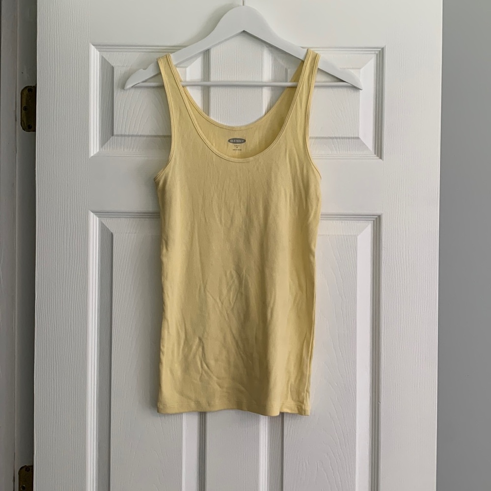 Old Navy fitted yellow tank top size medium